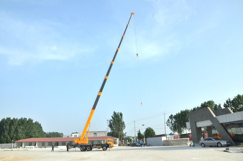 中國(guó)龍工吊車