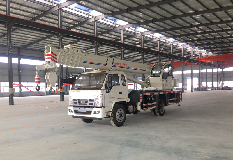 中國(guó)龍工吊車